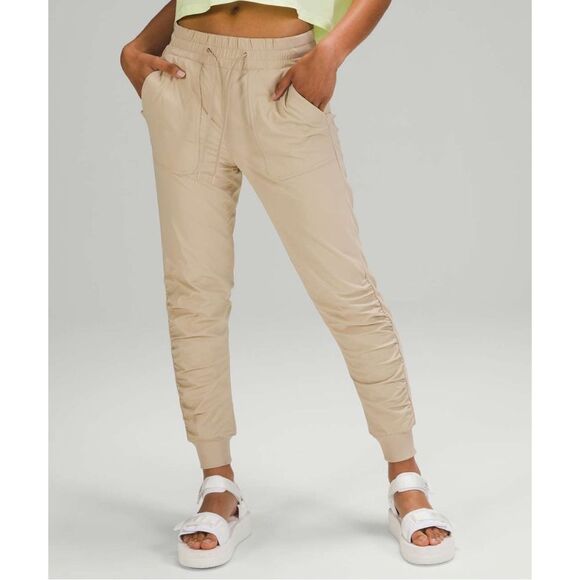 Lululemon Trench Beyond The Studio 7/8 Jogger Pants Size 6 W5DD6S - Picture 3 of 16